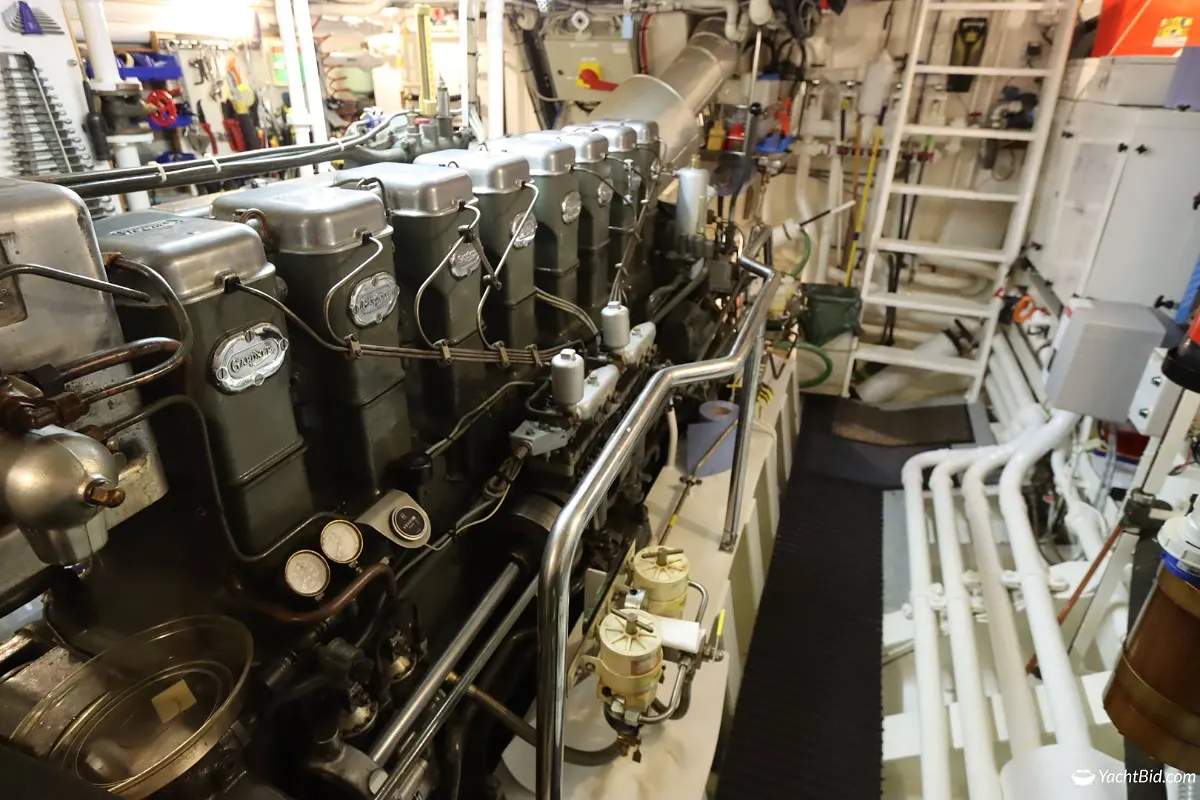 Dutch Trawler Yacht 116