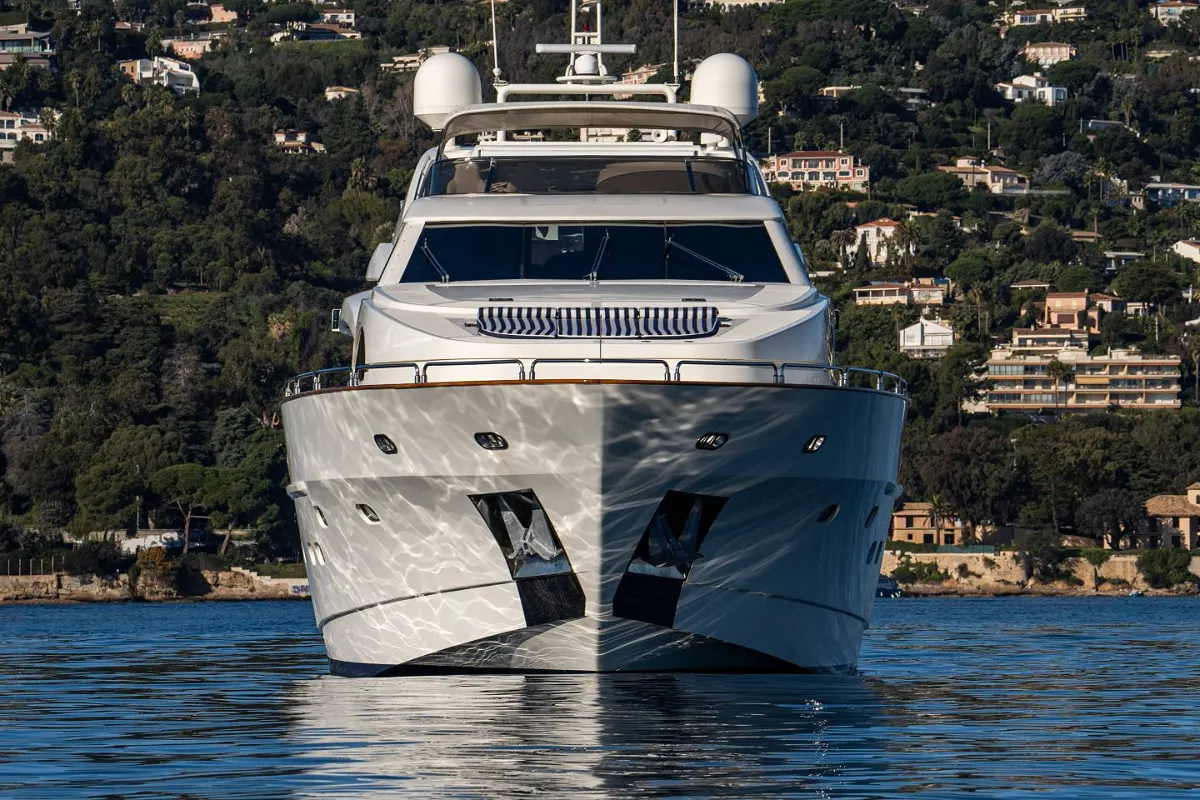 Astondoa 102 GLX 10