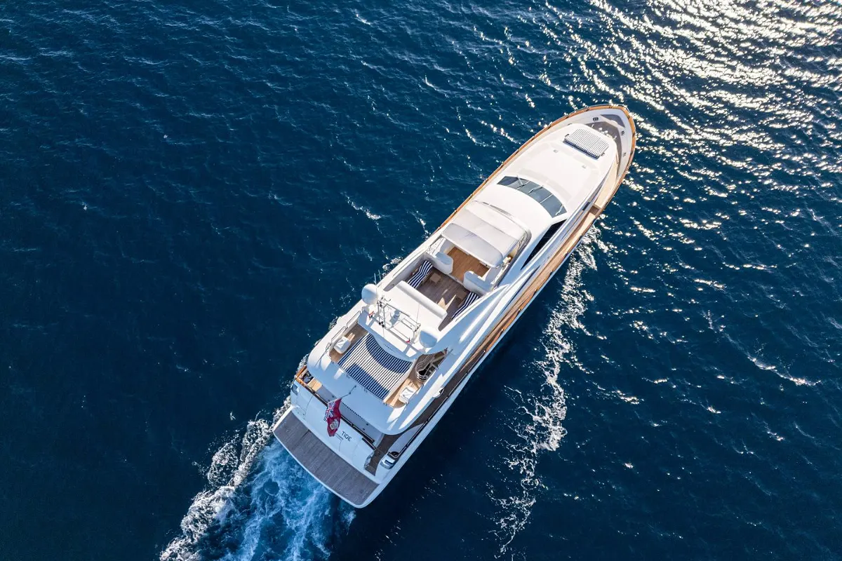 Astondoa 102 GLX 44