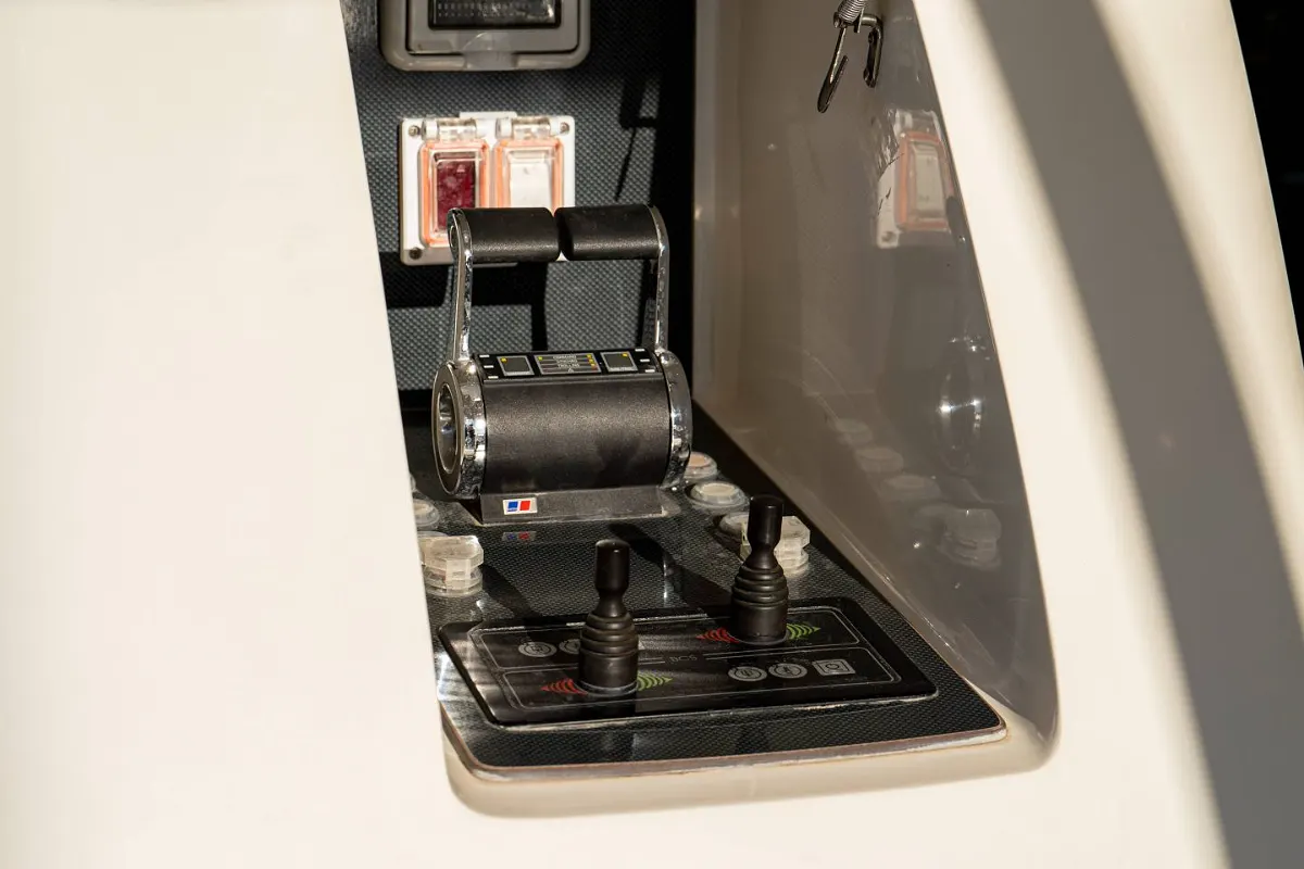 Astondoa 102 GLX 59