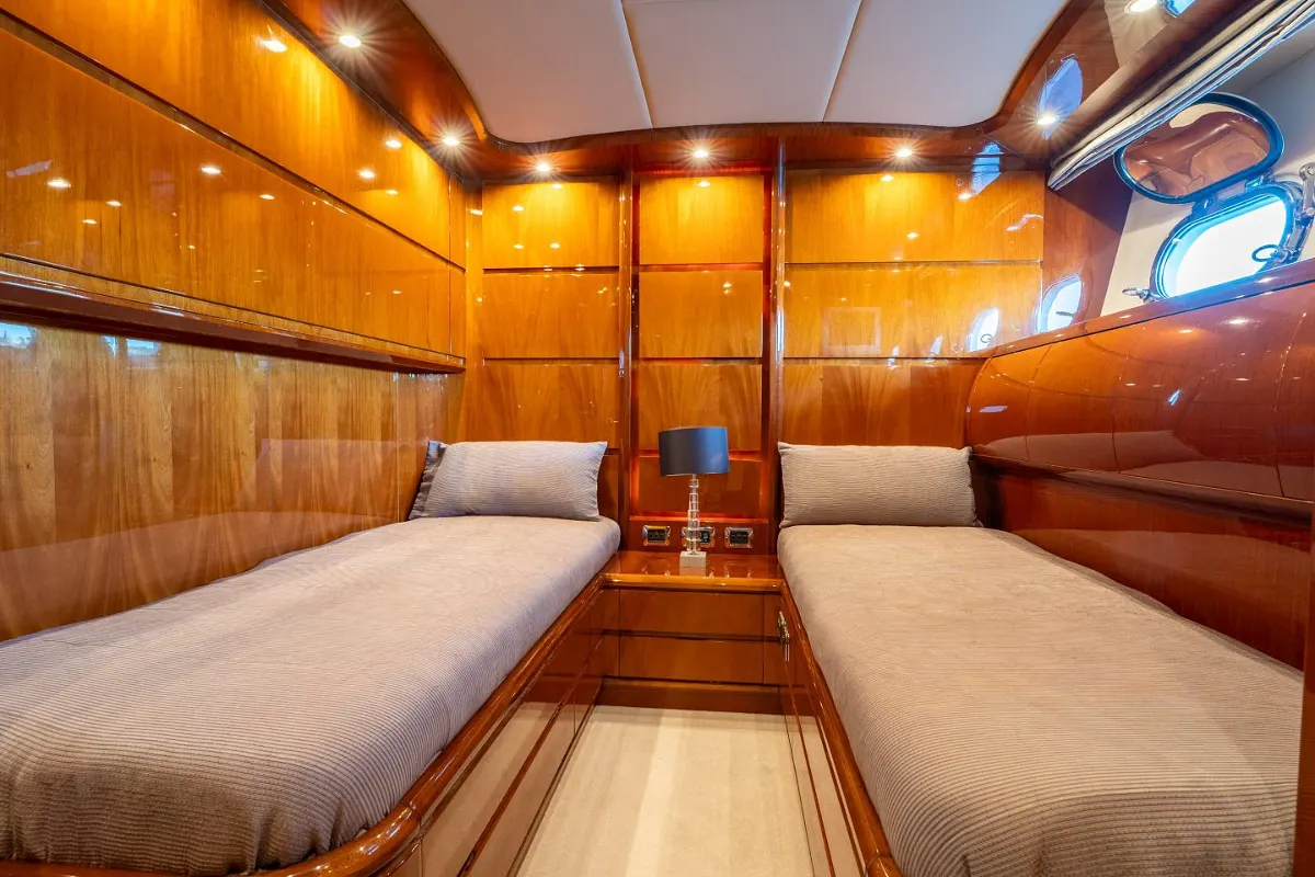 Astondoa 102 GLX 90
