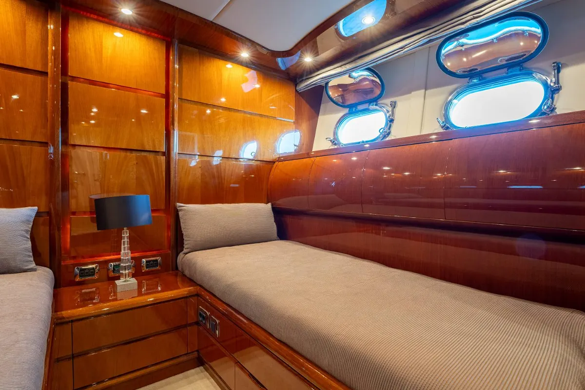 Astondoa 102 GLX 109