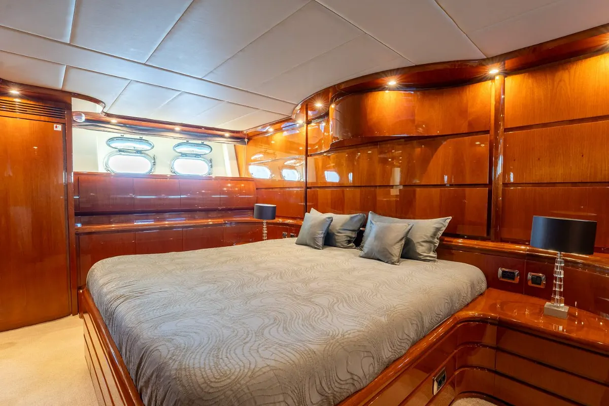 Astondoa 102 GLX 113