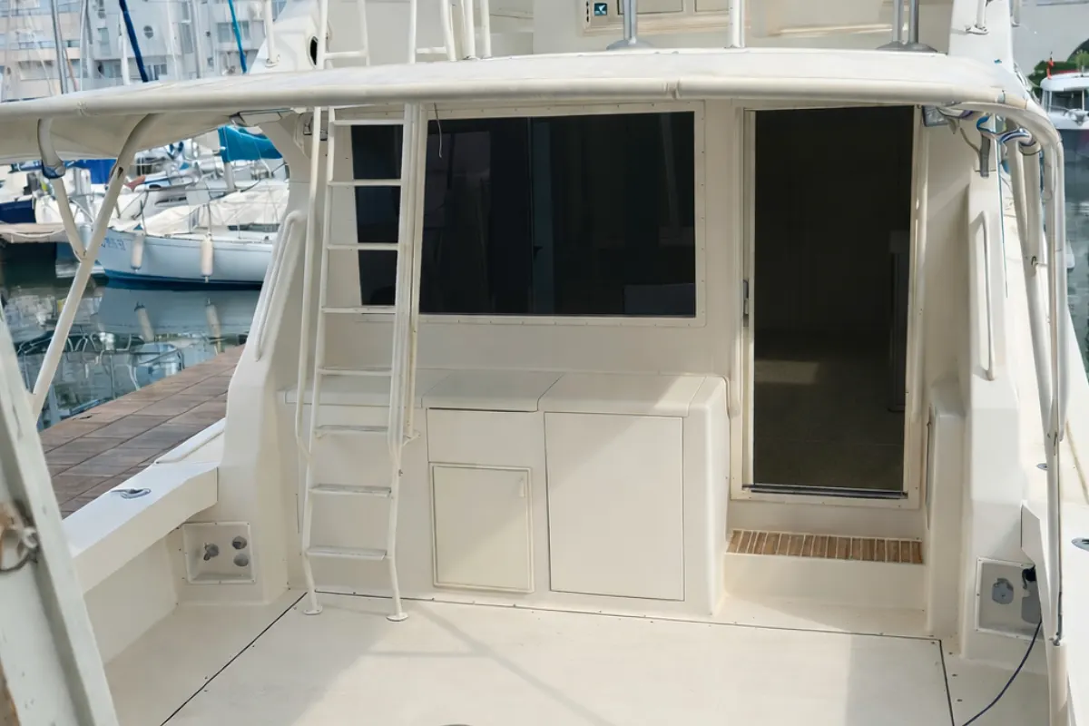 Viking Yachts 50 Convertible 3