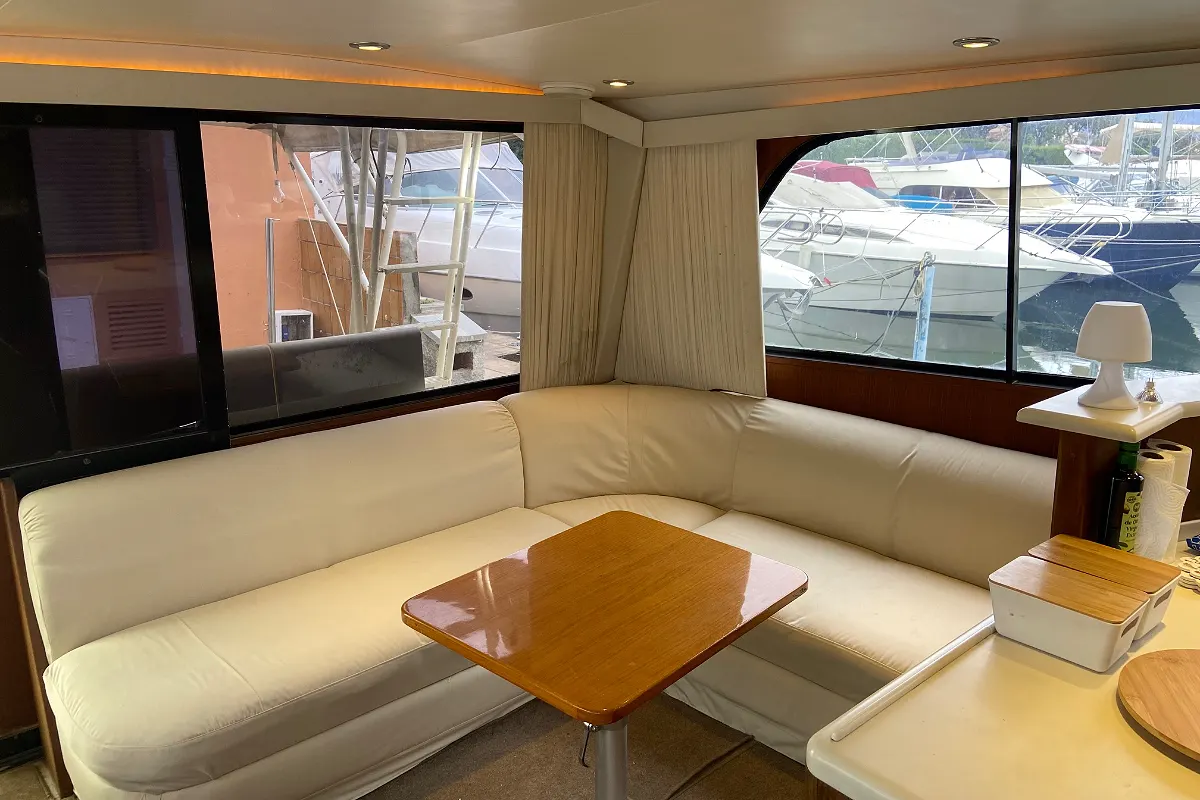 Viking Yachts 50 Convertible 15
