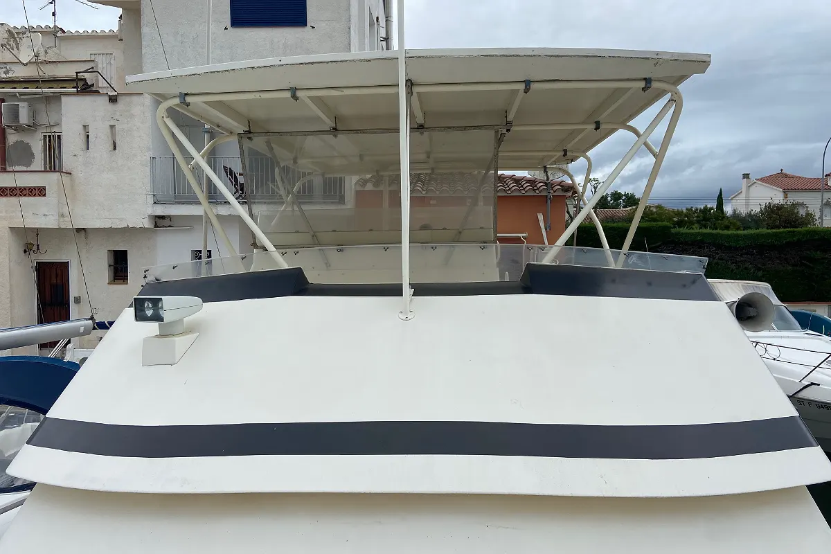 Viking Yachts 50 Convertible 11
