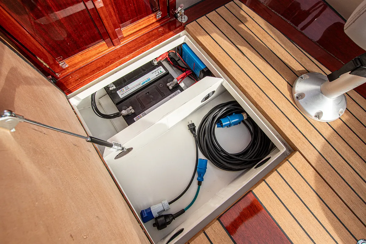 Custom Aluminium Tender 53