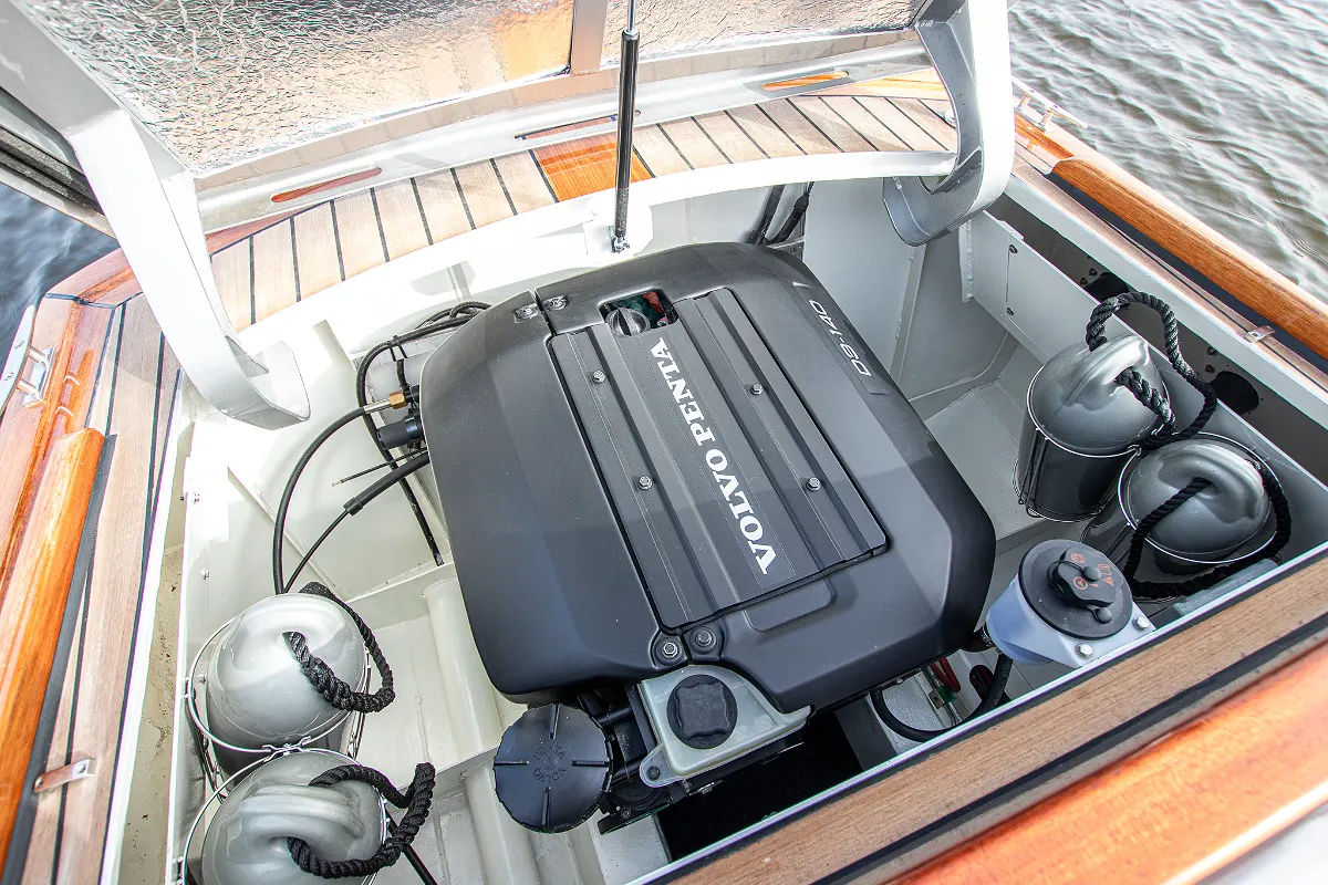 Custom Aluminium Tender 50