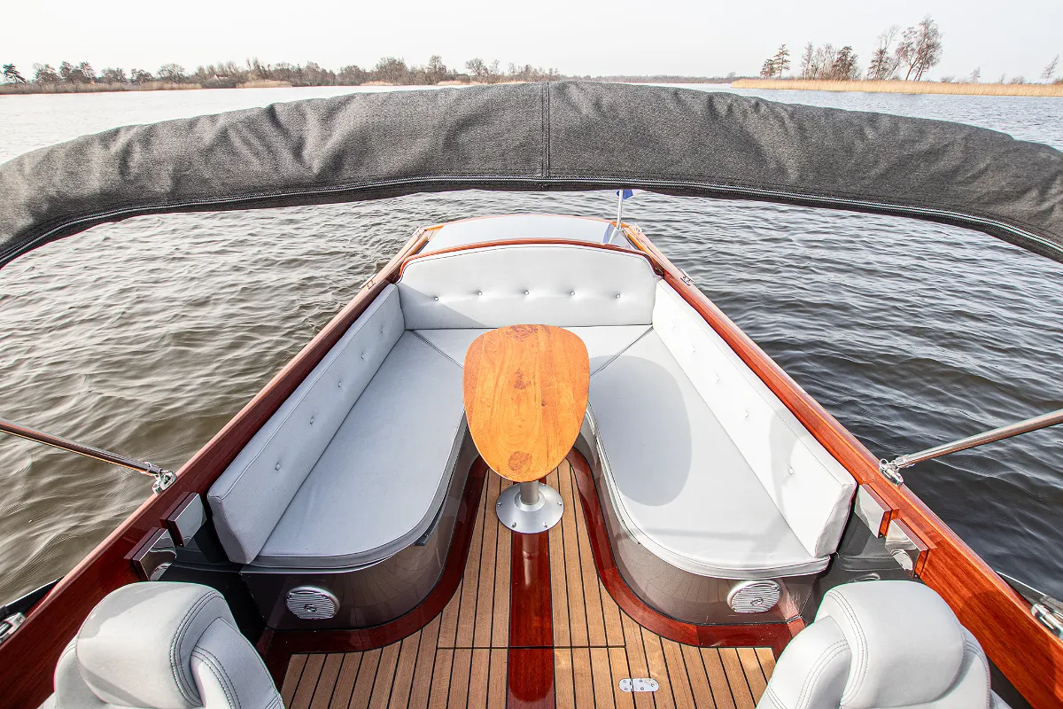 Custom Aluminium Tender 33