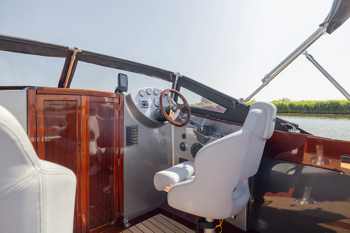 Custom Aluminium Tender 4