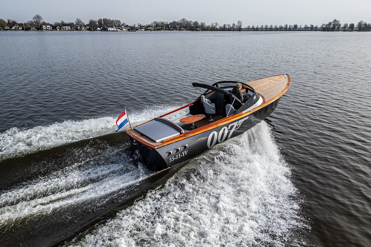 Custom Aluminium Tender 16