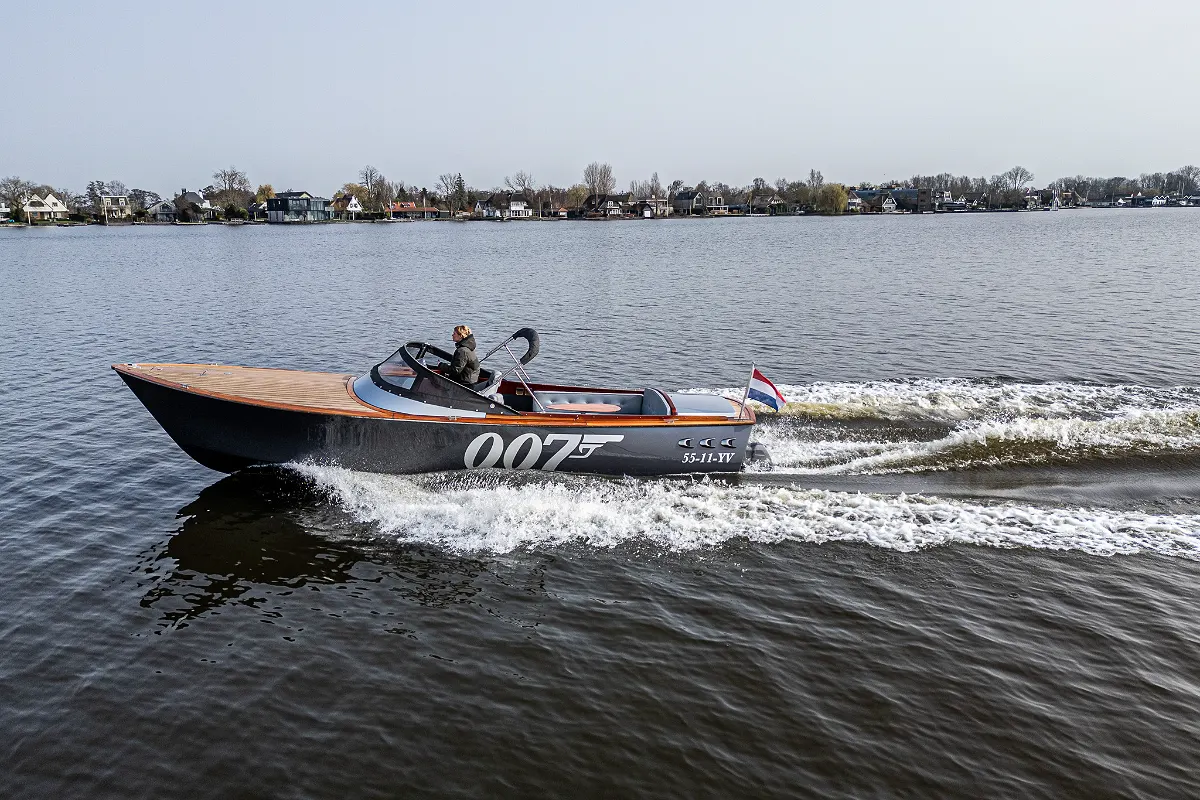 Custom Aluminium Tender 18