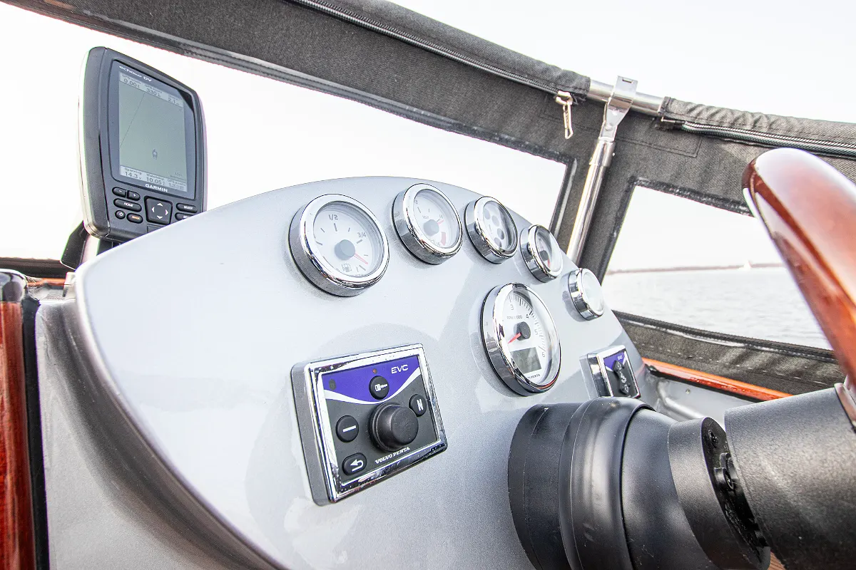 Custom Aluminium Tender 27