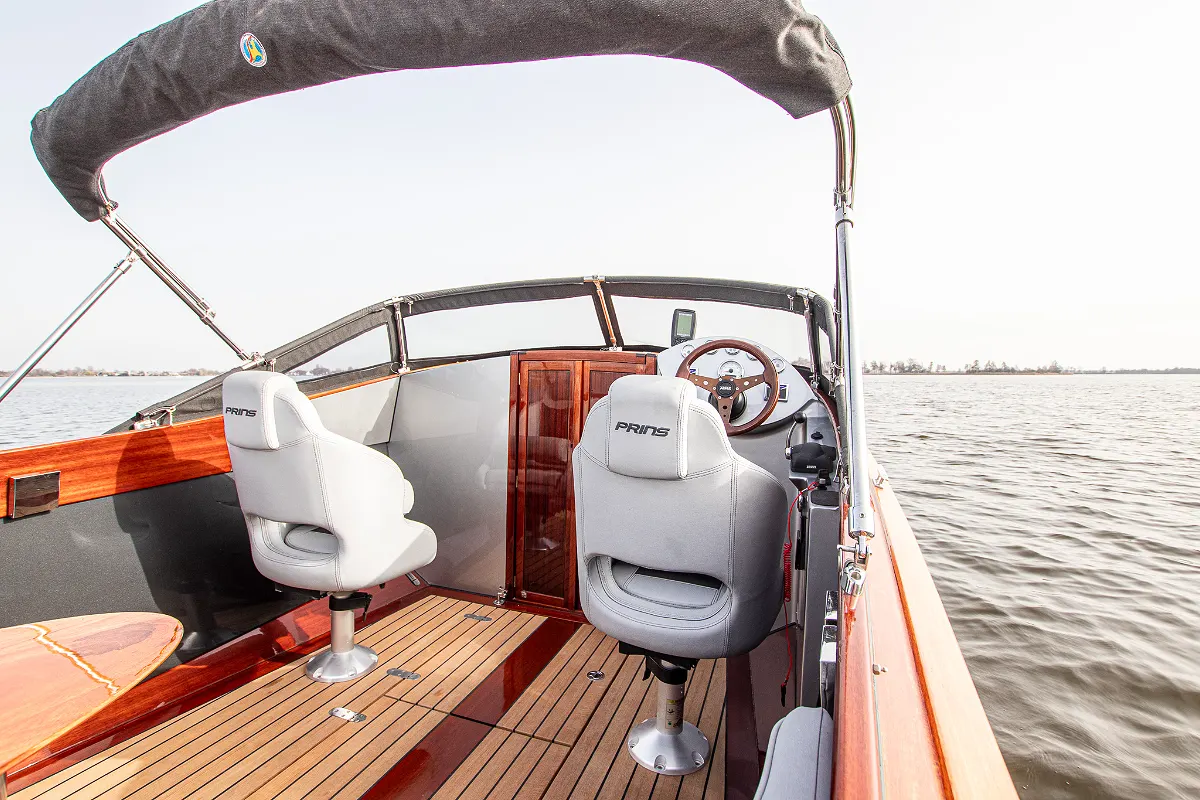 Custom Aluminium Tender 24