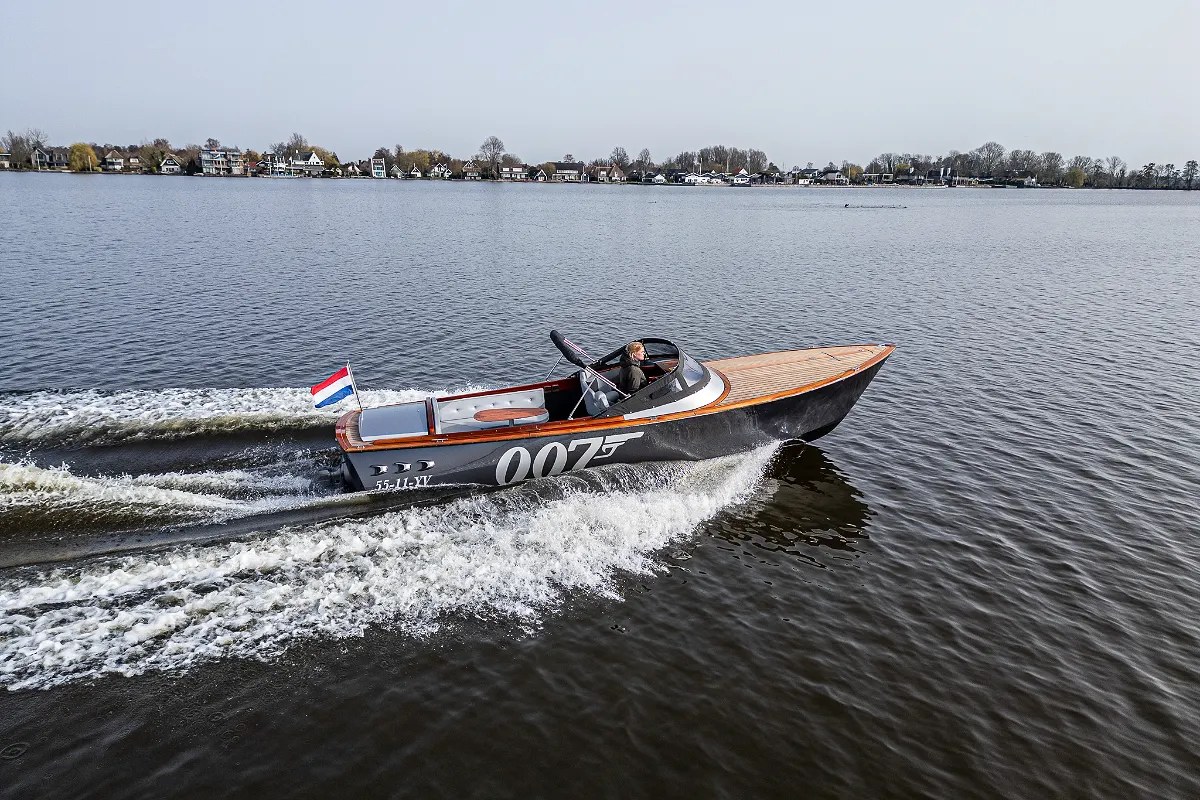 Custom Aluminium Tender 17