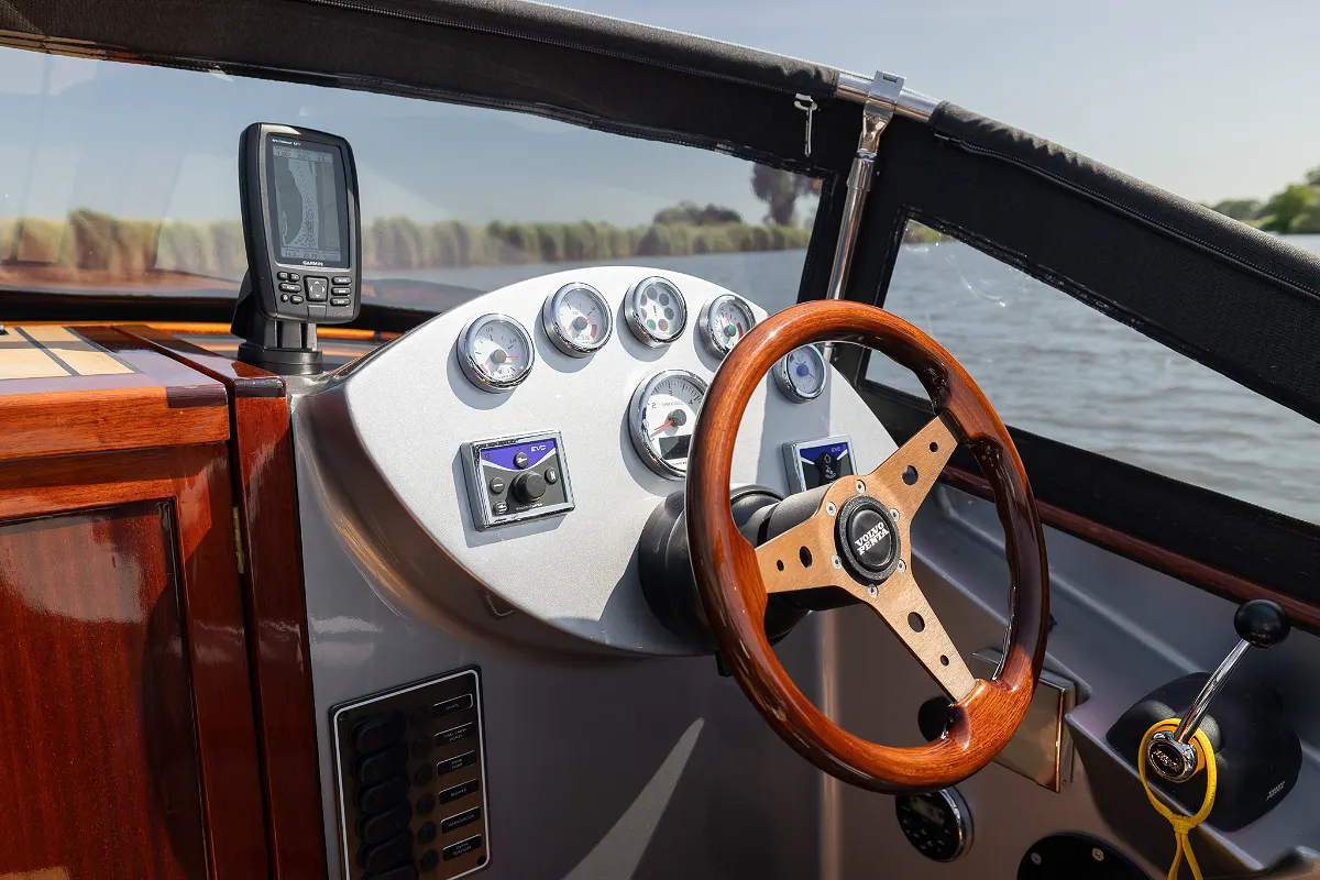 Custom Aluminium Tender 26