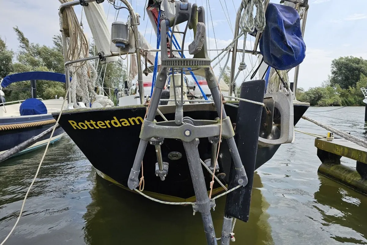 Alan Pape 46 Ketch 9