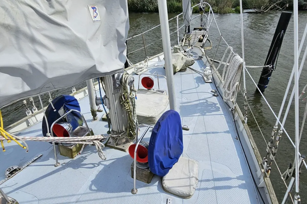 Alan Pape 46 Ketch 11