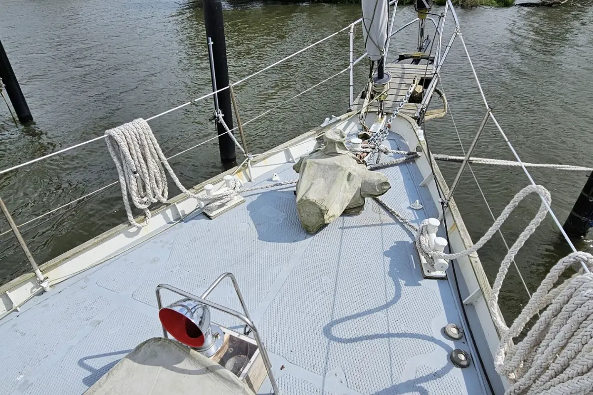 Alan Pape 46 Ketch 12