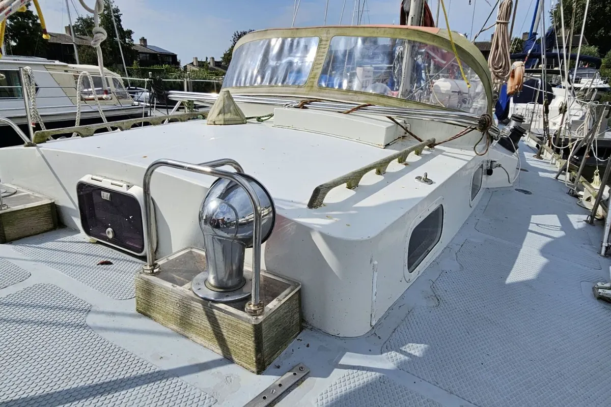 Alan Pape 46 Ketch 16