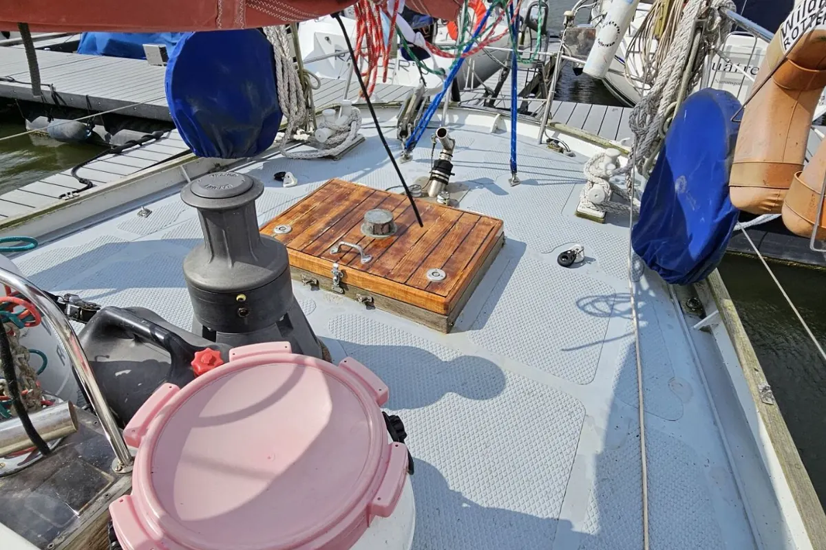 Alan Pape 46 Ketch 17