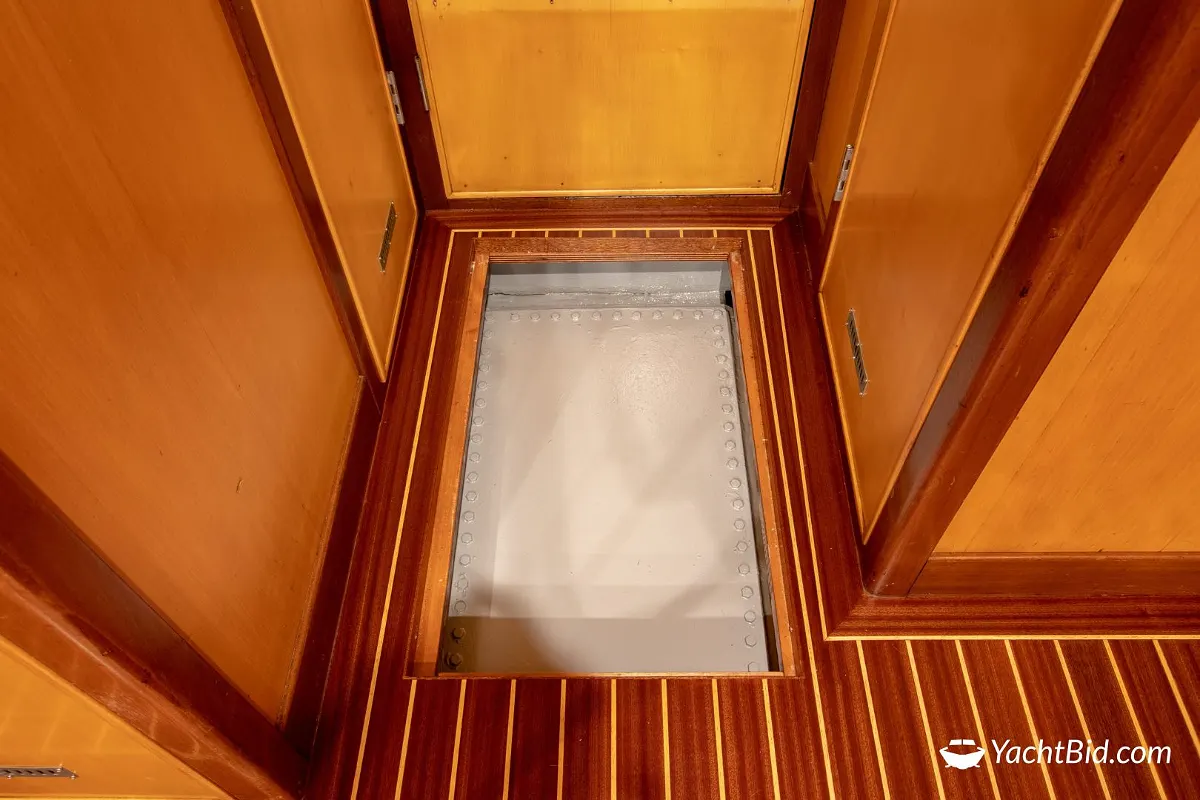 Feadship Van Lent ''MUMTAJ'' 104