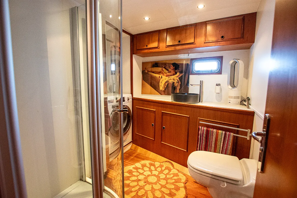 Live Aboard 1800 67