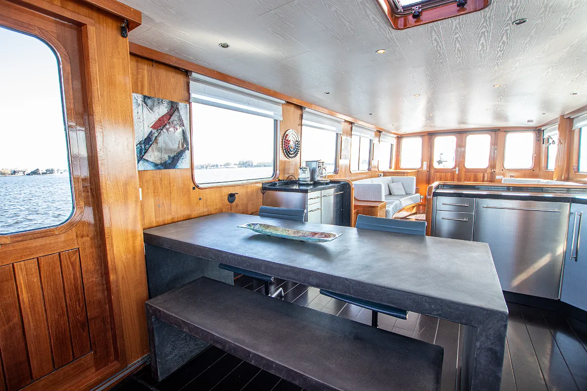 Live Aboard 1800 78