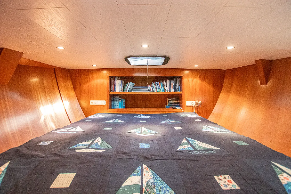 Live Aboard 1800 41
