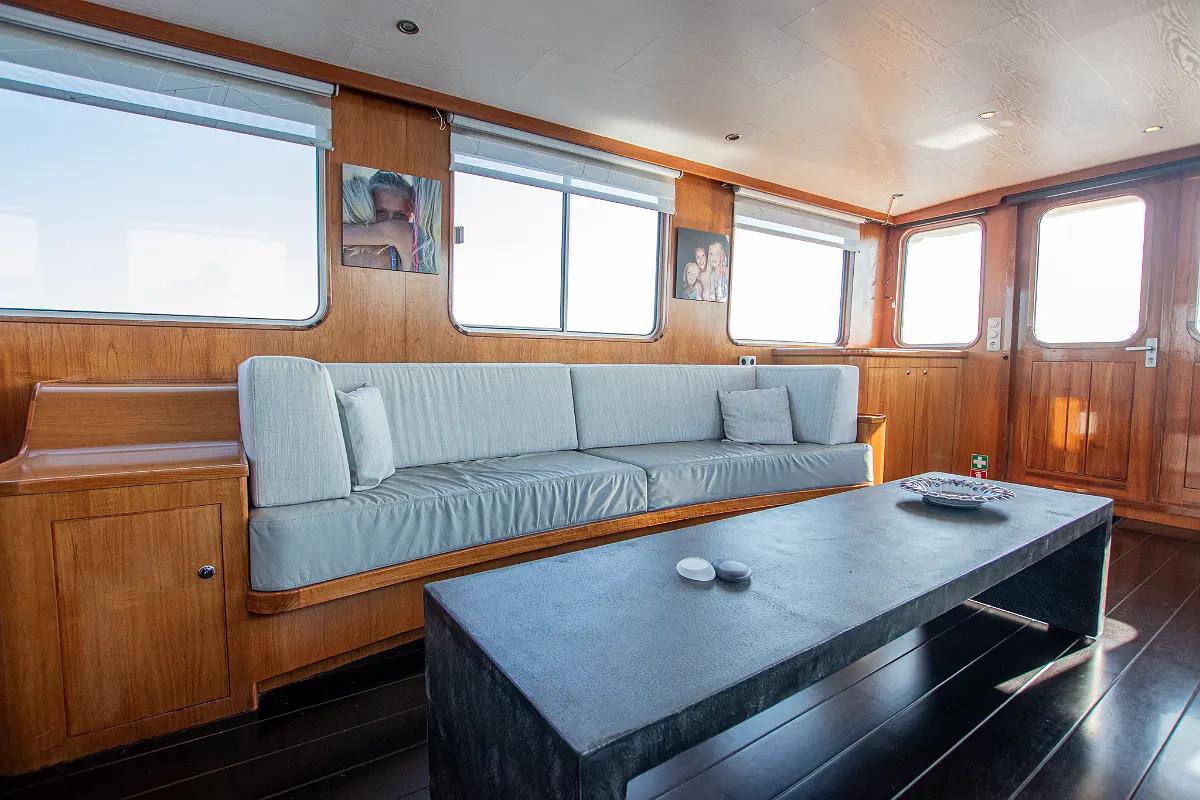 Live Aboard 1800 72