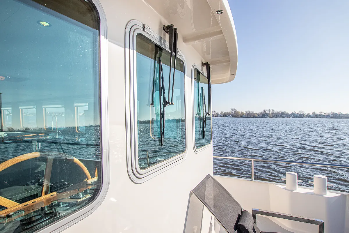 Live Aboard 1800 17