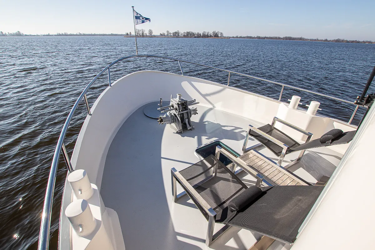 Live Aboard 1800 15