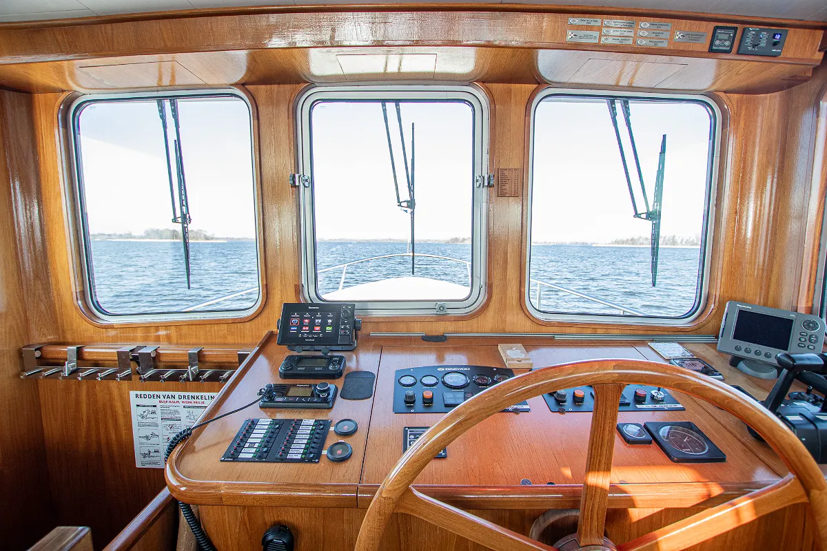 Live Aboard 1800 76