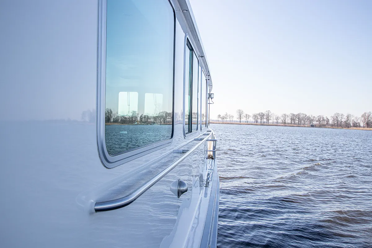 Live Aboard 1800 19