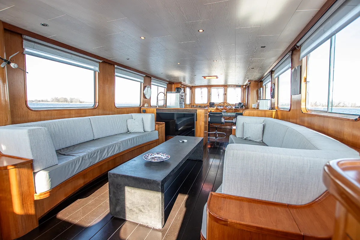 Live Aboard 1800 81