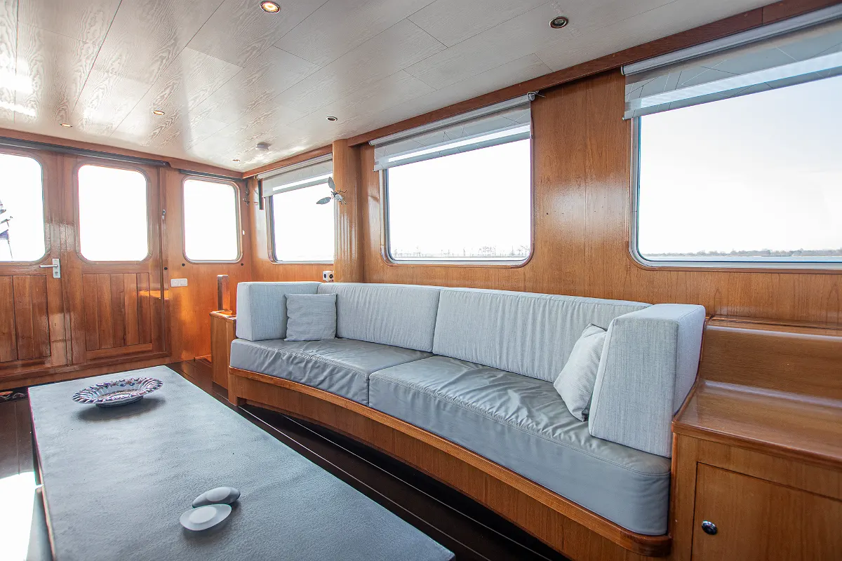 Live Aboard 1800 73