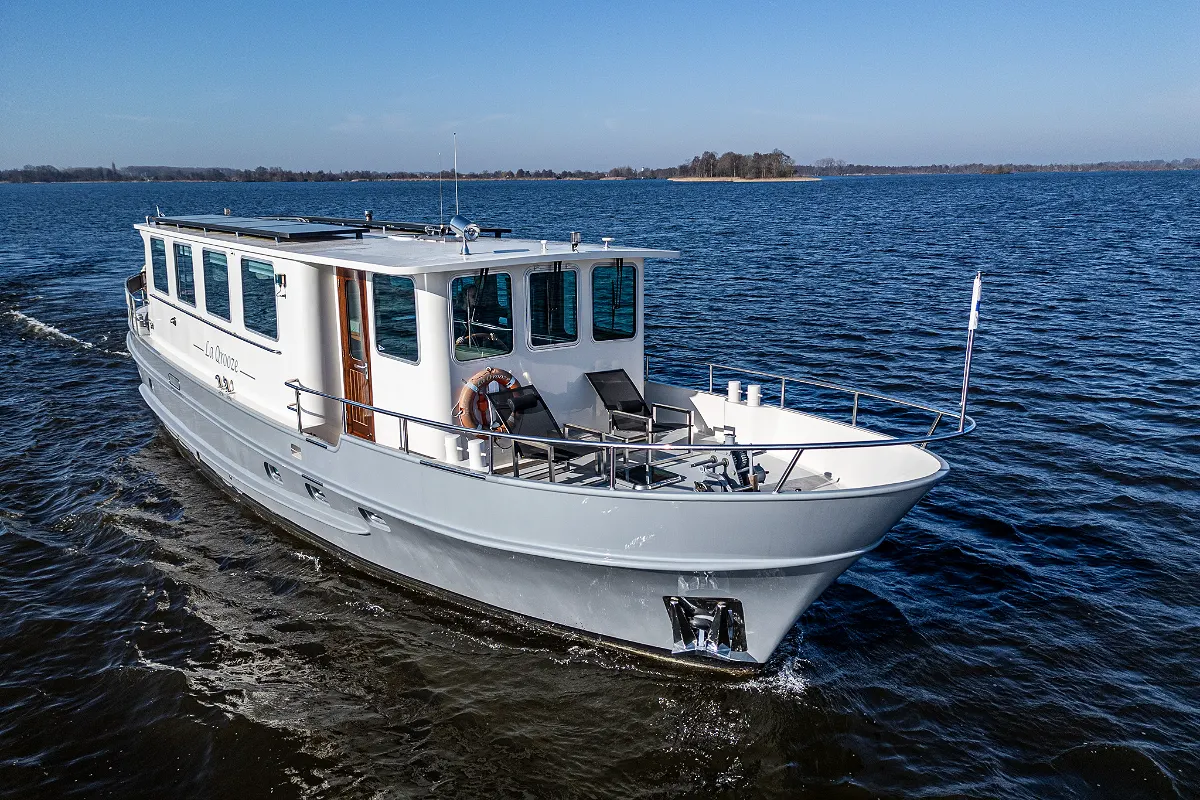Live Aboard 1800 3