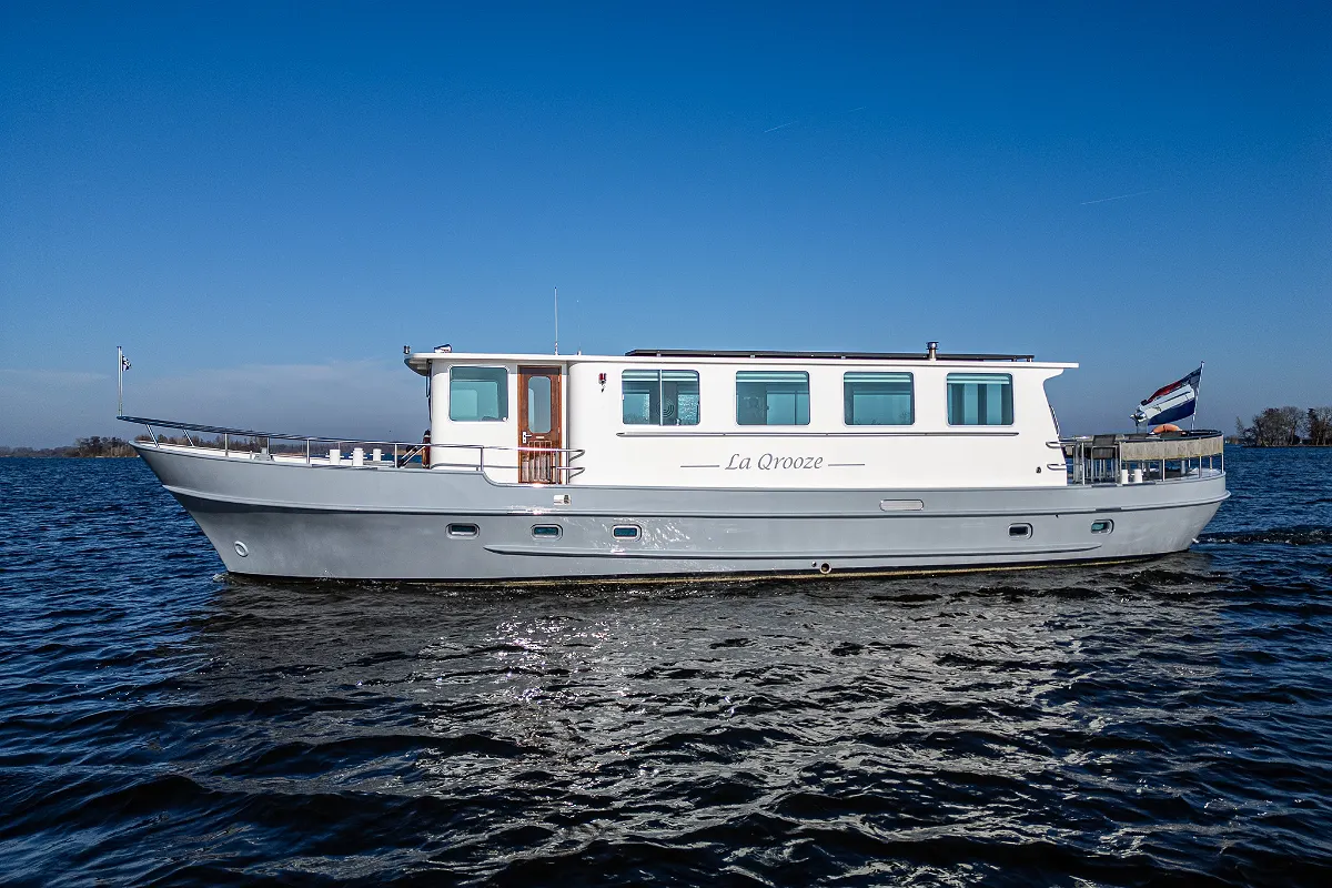 Live Aboard 1800 8