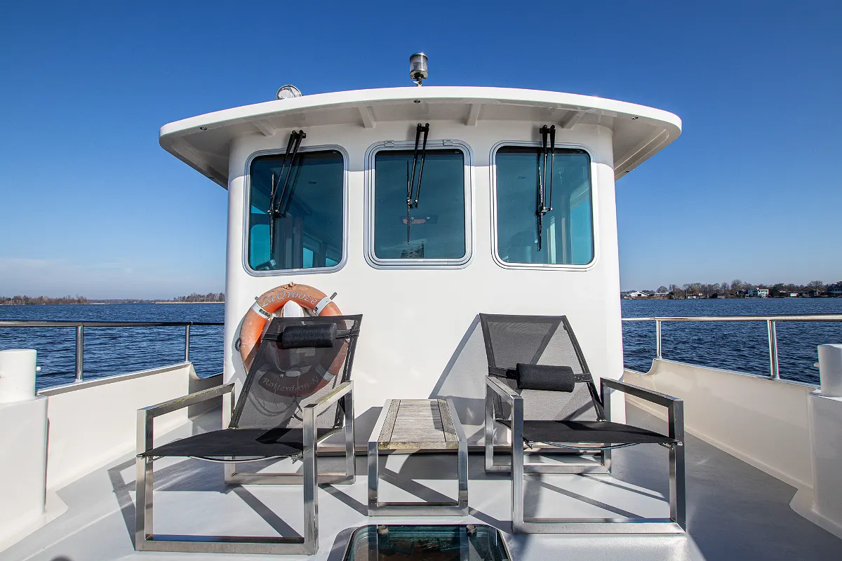 Live Aboard 1800 21