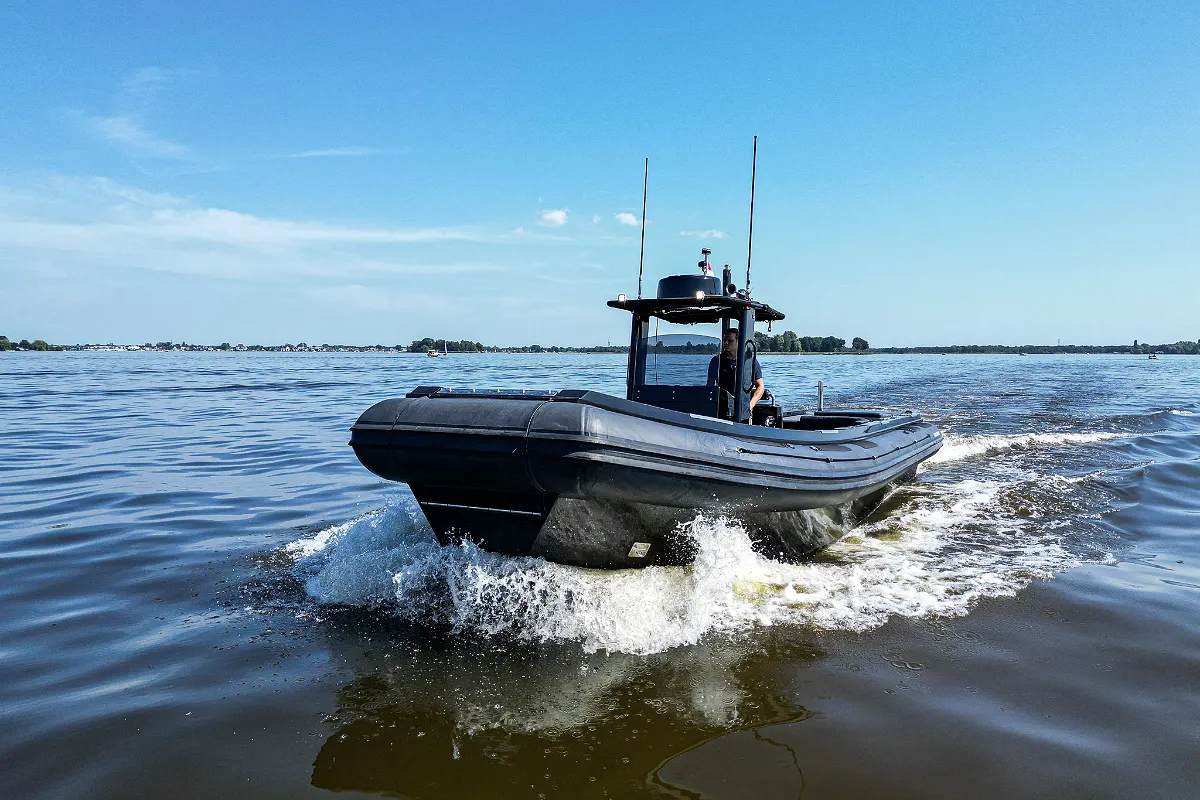 Blue Spirit 1050 RIB Tender 28