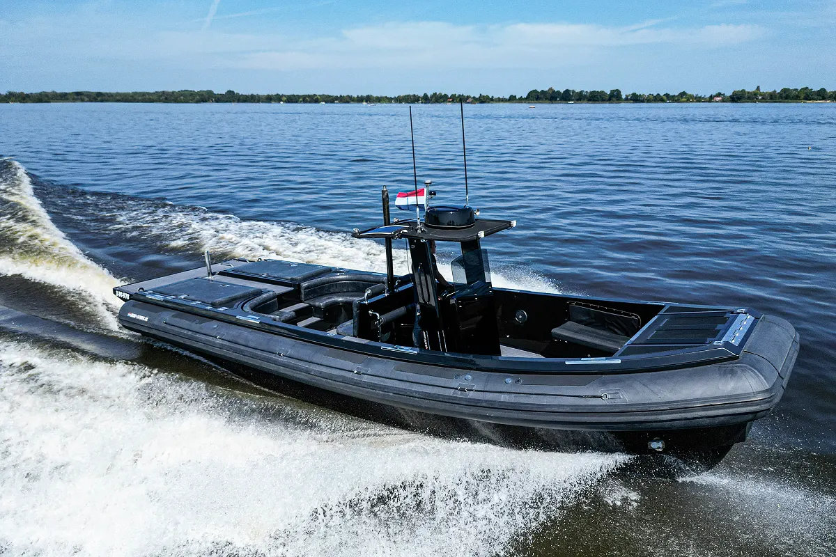 Blue Spirit 1050 RIB Tender 39