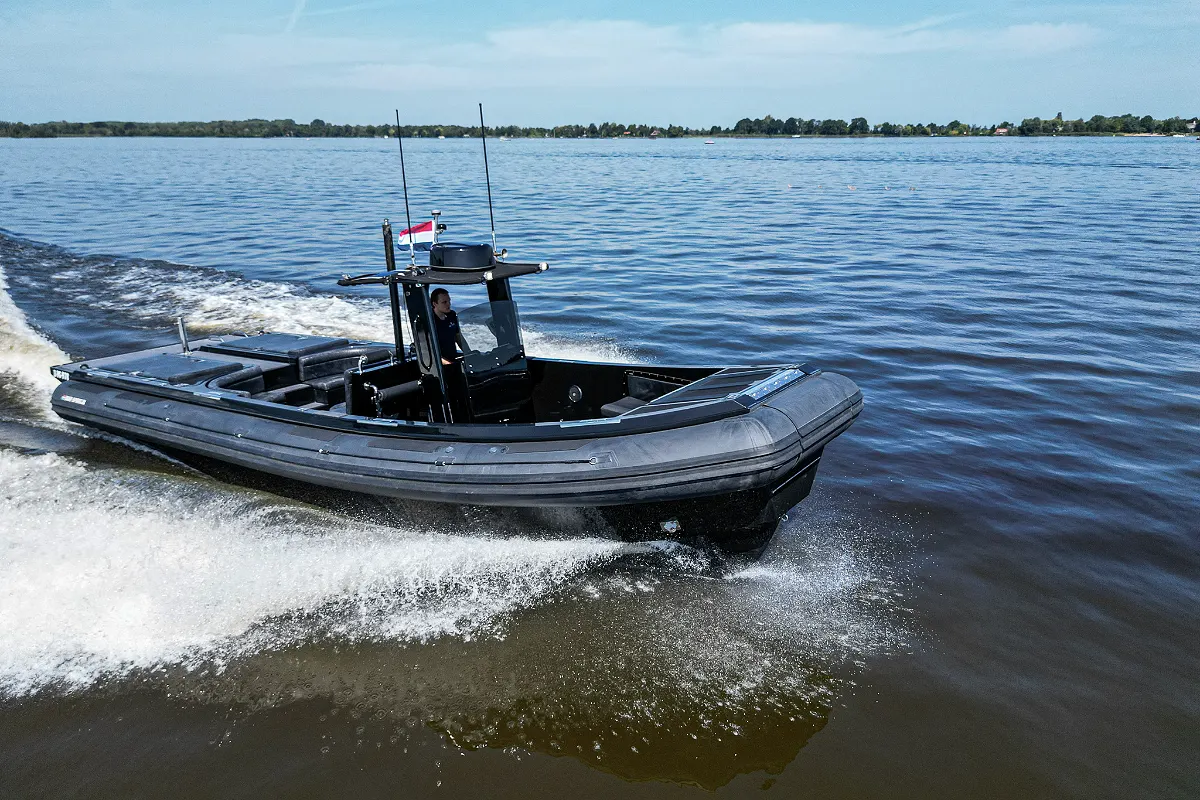 Blue Spirit 1050 RIB Tender 9