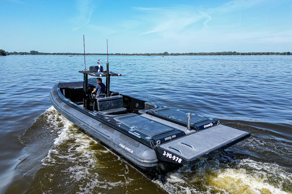 Blue Spirit 1050 RIB Tender 30