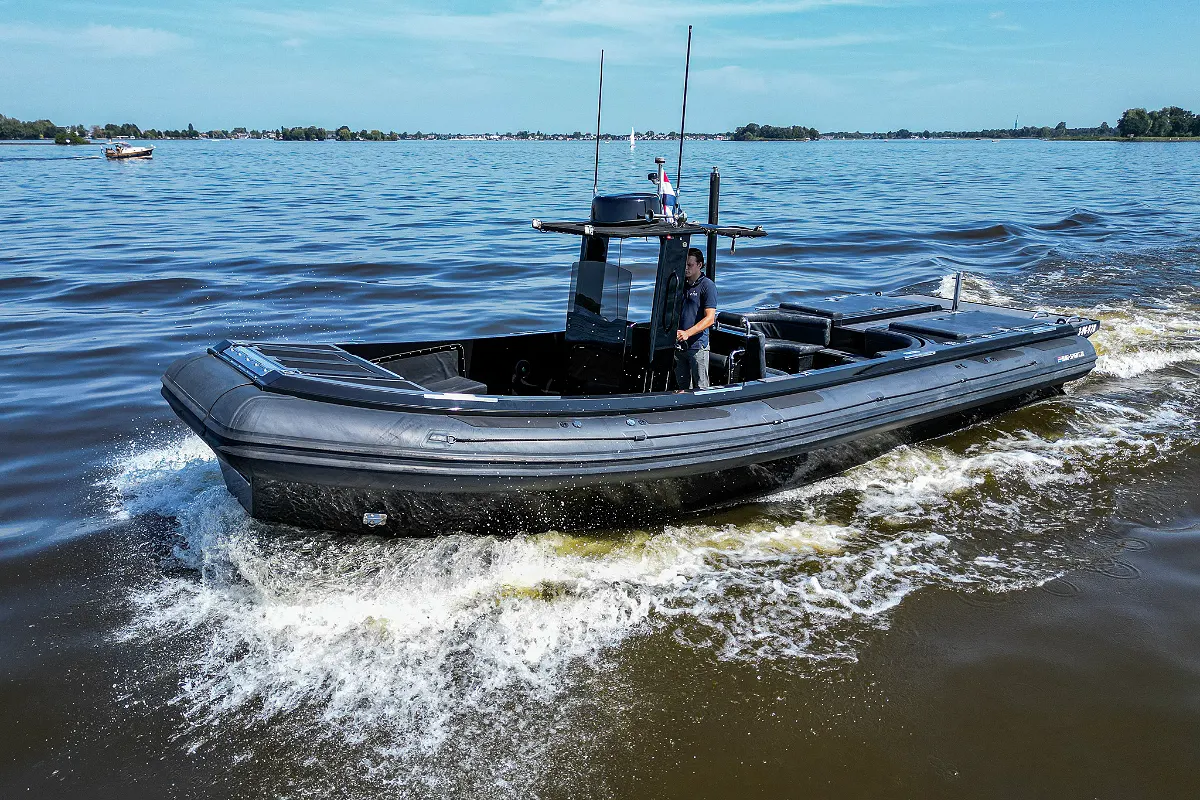 Blue Spirit 1050 RIB Tender 27