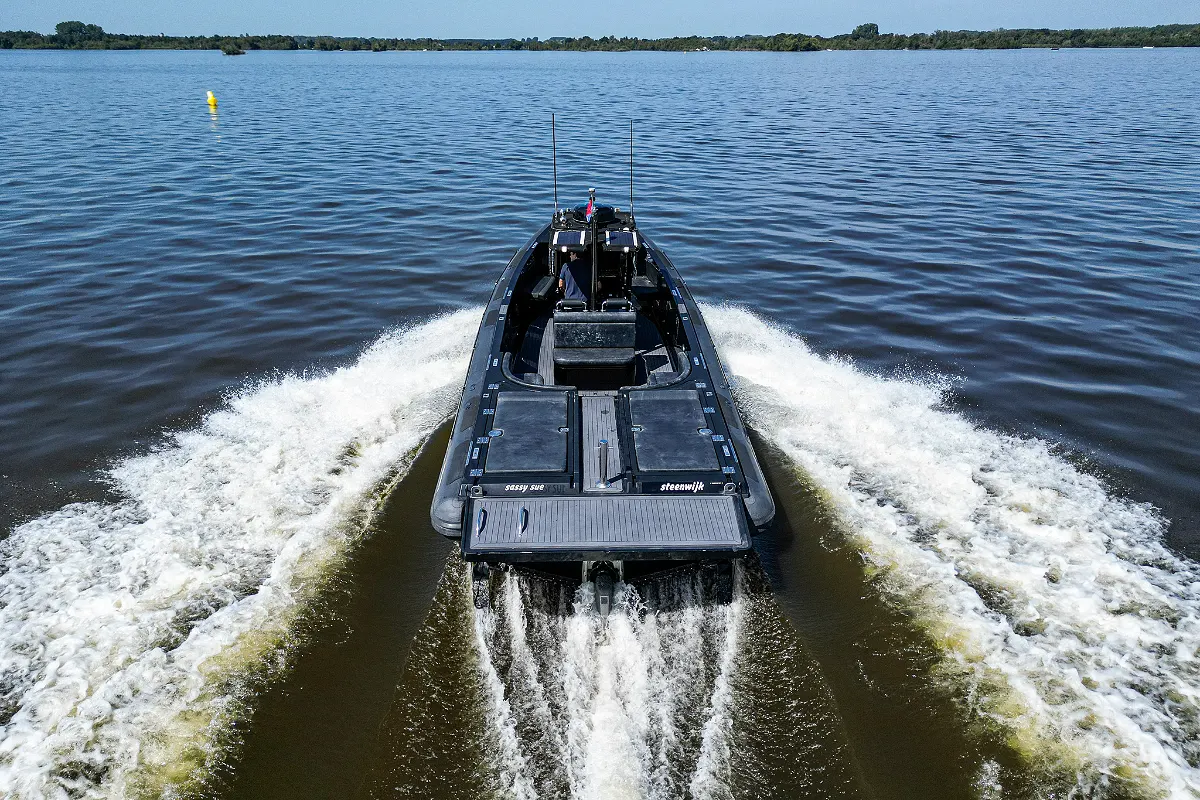 Blue Spirit 1050 RIB Tender 13