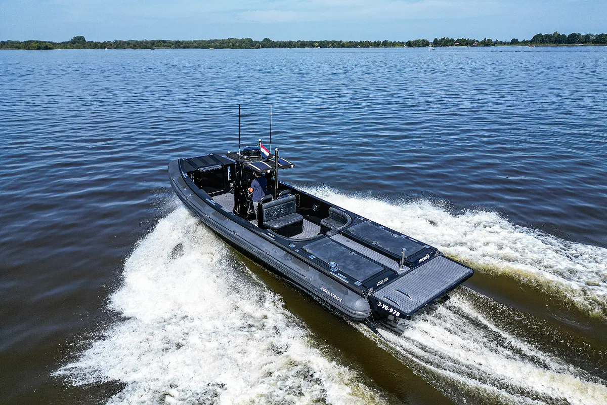 Blue Spirit 1050 RIB Tender 15