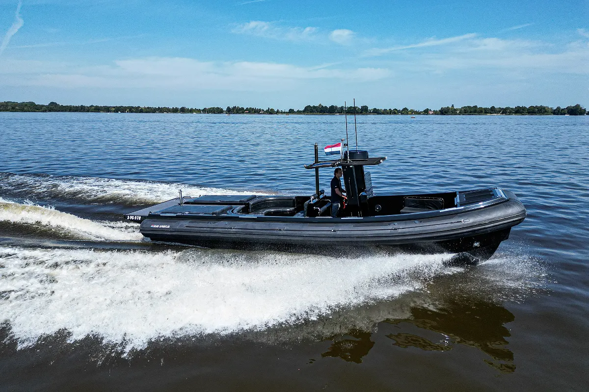 Blue Spirit 1050 RIB Tender 38