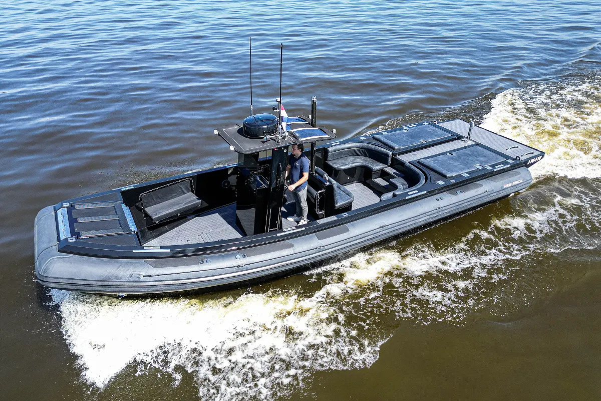 Blue Spirit 1050 RIB Tender 26