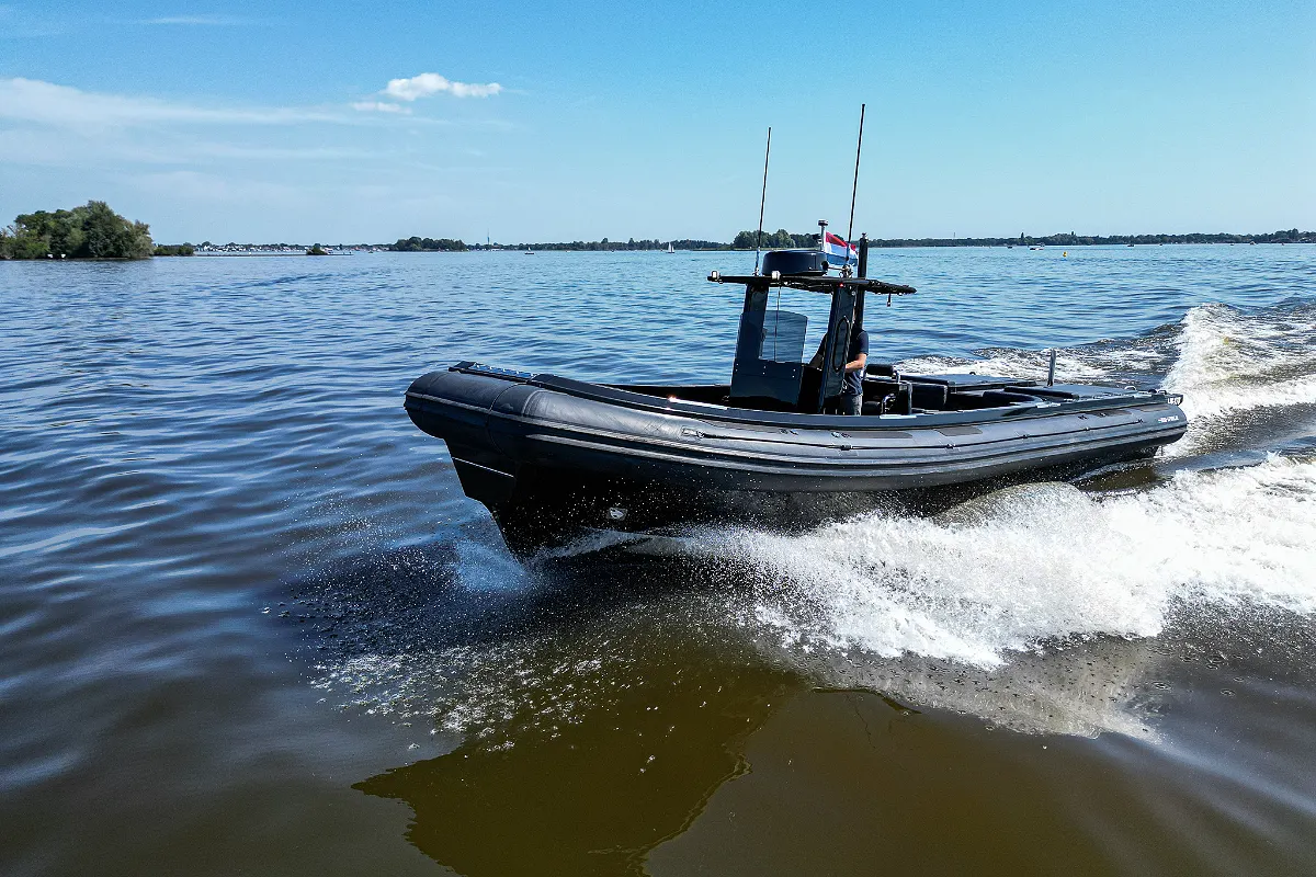 Blue Spirit 1050 RIB Tender 34