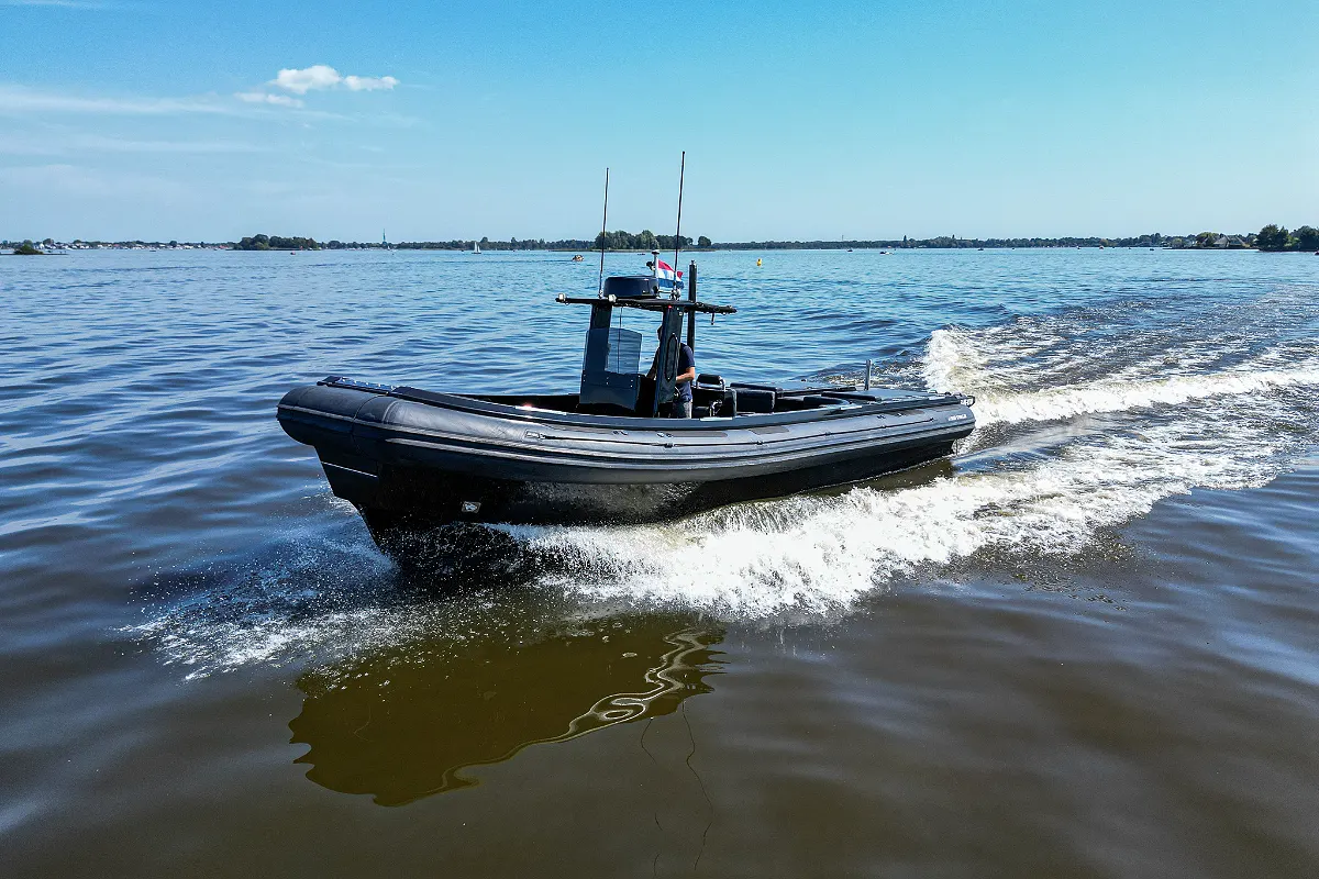 Blue Spirit 1050 RIB Tender 18